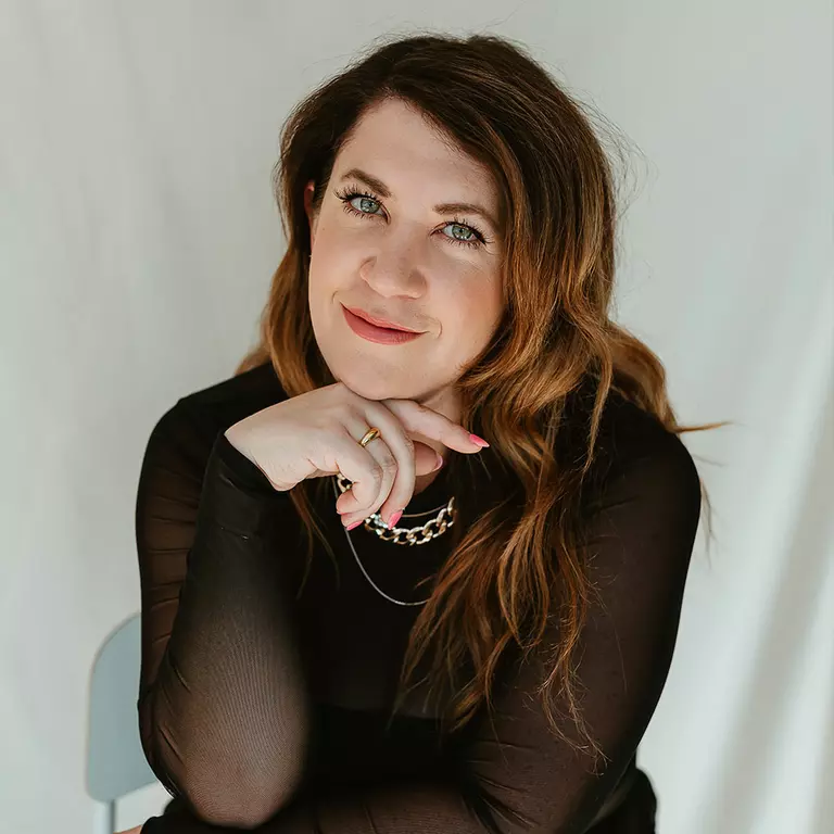 Lindsay-May-Happy-Marketing-Co