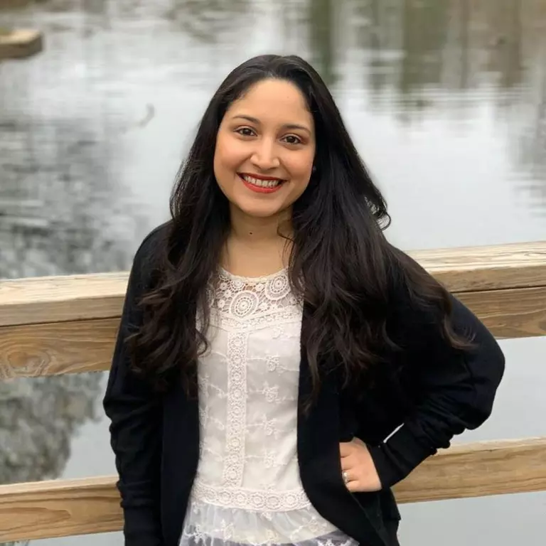 Nivia Lopez, Digital Marketer